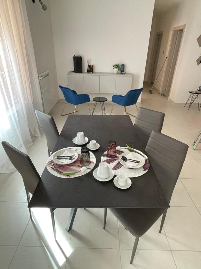 B&B Piazza Angioina LʼAquila Esterno foto