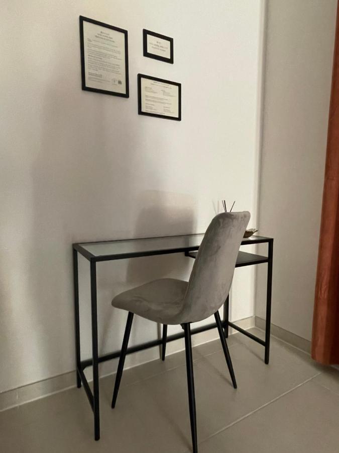 B&B Piazza Angioina LʼAquila Esterno foto