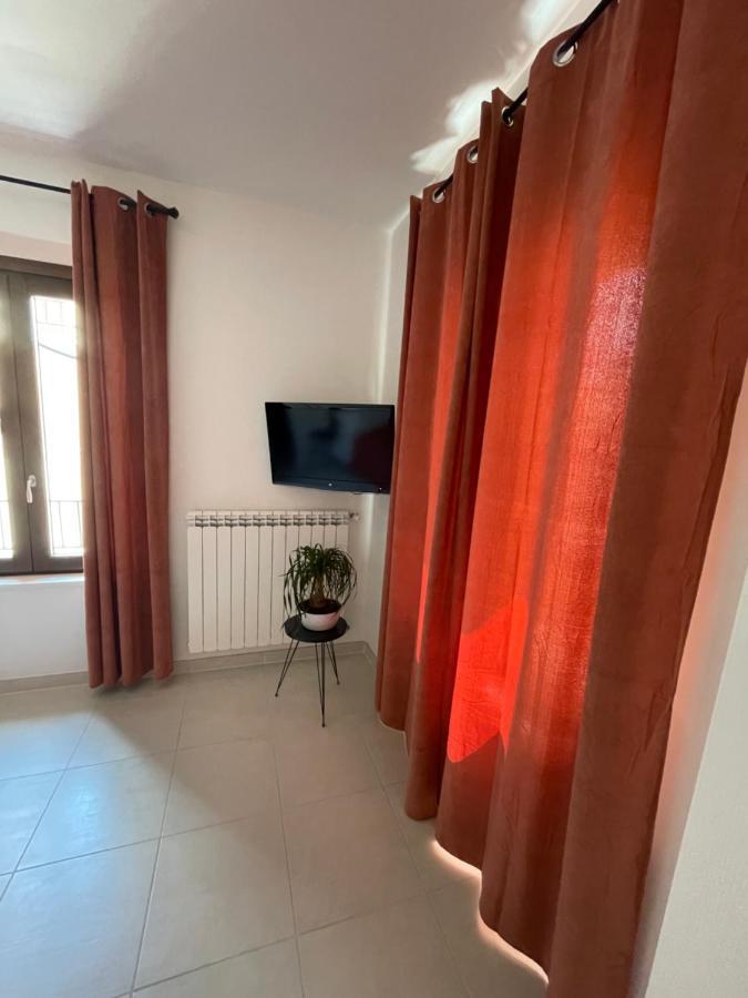 B&B Piazza Angioina LʼAquila Esterno foto
